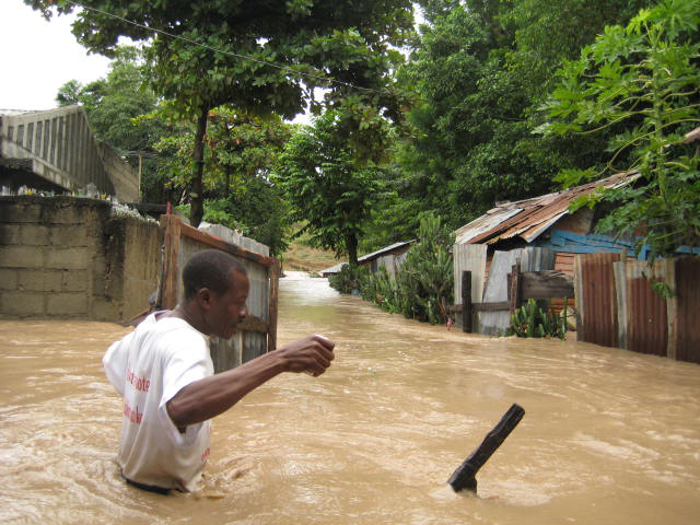 Τυφώνας ισοπέδωσε την Αϊτή