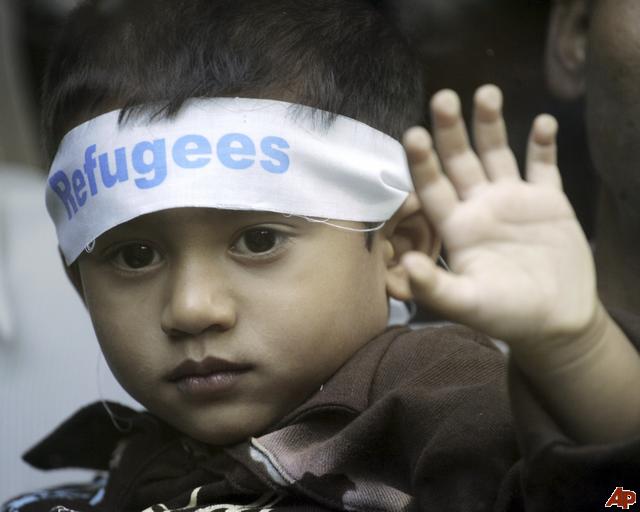 Γέμισε πρόσφυγες η Ταϊλάνδη