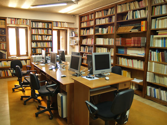 Λιγοστεύουν οι βιβλιοθήκες στην Ελλάδα