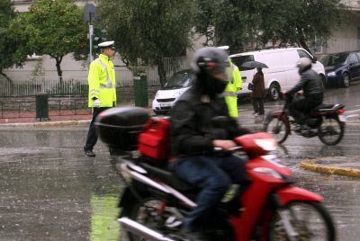 Μετ’ εμποδίων η κυκλοφορία και στον Κηφισό