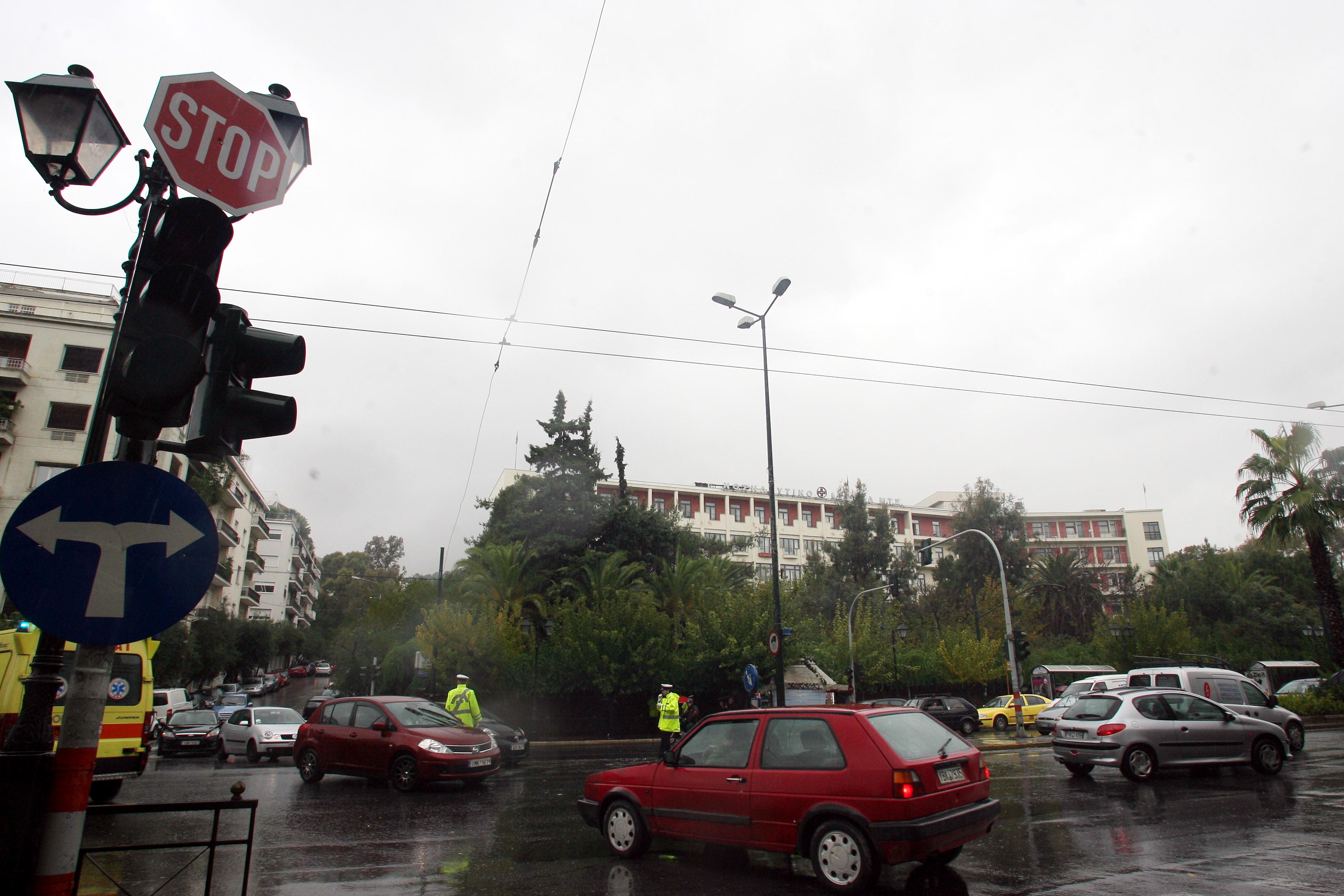 Μπάχαλο με τα χαλασμένα φανάρια