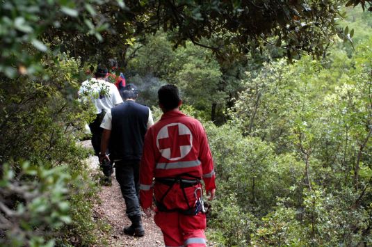 Στο σκοτάδι οι έρευνες για τον εντοπισμό της Γαλλίδας