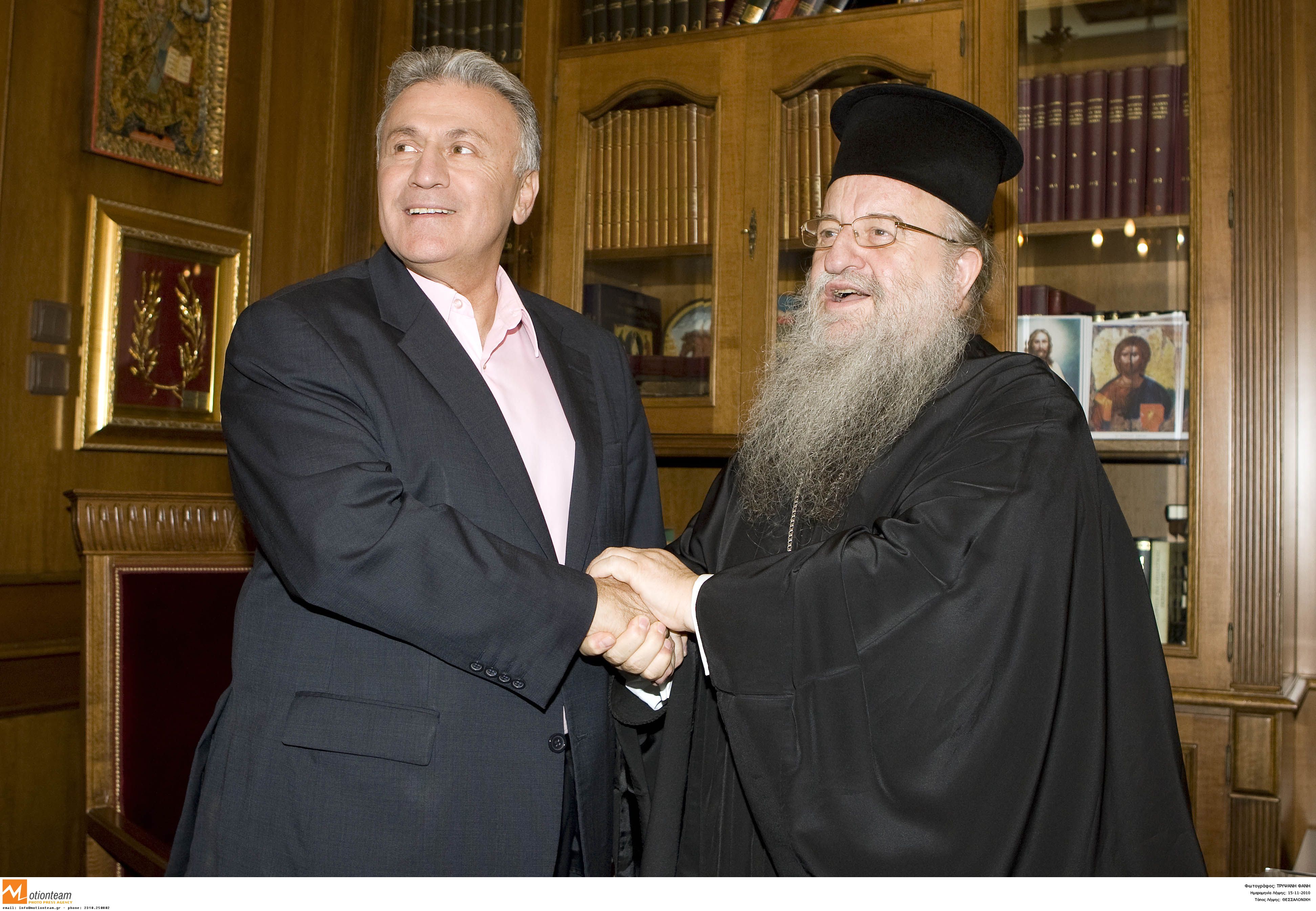 Τώρα τους… αγαπάει όλους ο Ψωμιάδης