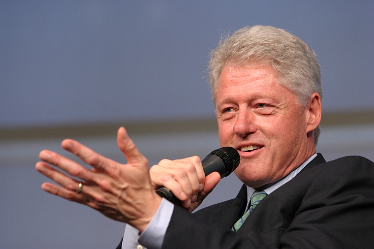 O Bill Clinton «την είδε» συγγραφέας