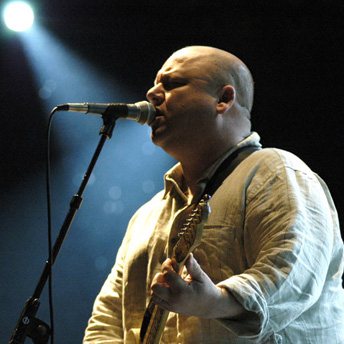 O τραγουδιστής των Pixies έκανε δωρεά