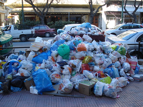 Με ρυθμούς χελώνας η αποκομιδή των σκουπιδιών