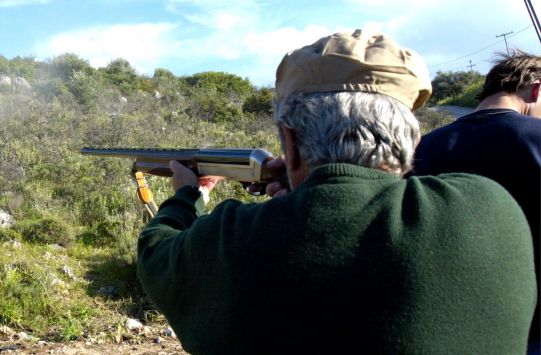 Κυνηγός τραυματίστηκε στο πρόσωπο από εκπυρσοκρότηση του όπλου του