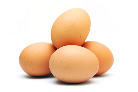 Βράστε τα αυγά χωρίς να σπάσουν