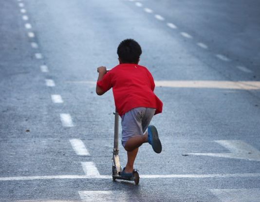 4χρονος περιφερόταν ασυνόδευτος στους δρόμους