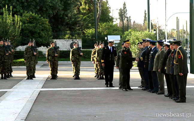 Κατάθεση στεφάνου στο Μνημείο του Άγνωστου Στρατιώτη