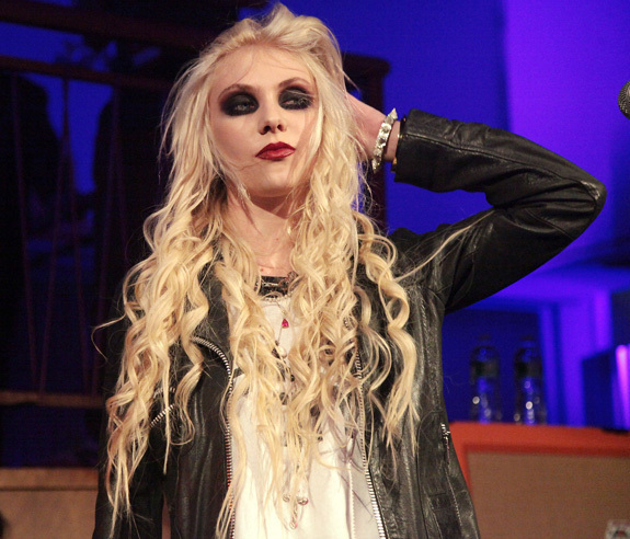 Η Madonna αντικατέστησε την Taylor Momsen