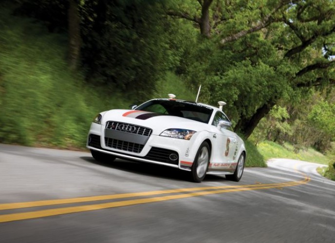 Το Audi TT-S που κινείται μόνο του