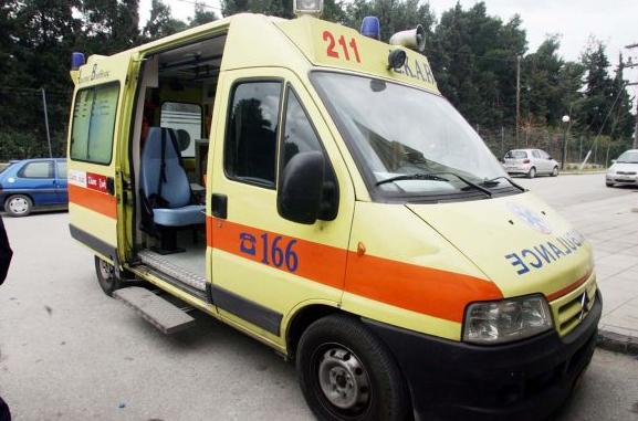 Εκτροπή αυτοκινήτου στη Φθιώτιδα, τραυματίστηκε ο οδηγός
