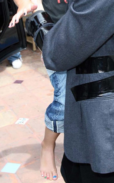 Ποια βάφει τα νύχια του τετράχρονου γιου της;