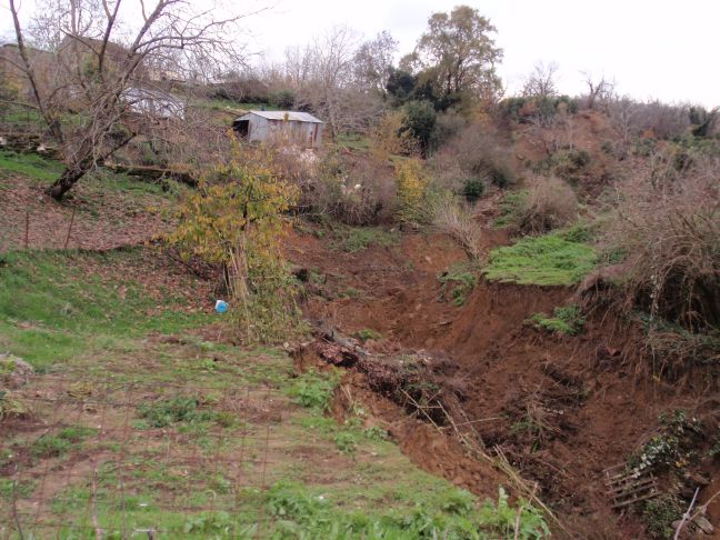 Φεύγει η Γη κάτω από τα πόδια τους