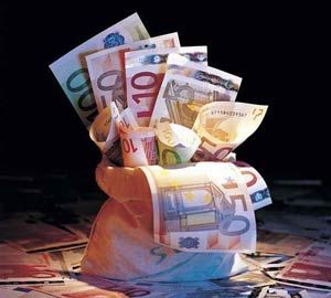 Η ύφεση «εξαφάνισε» έσοδα 16 δισ. από τον ΦΠΑ