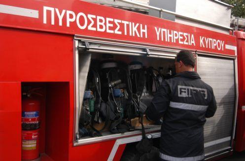 Υπό έλεγχο η πυρκαγιά σε φανοποιείο στο Χαλάνδρι