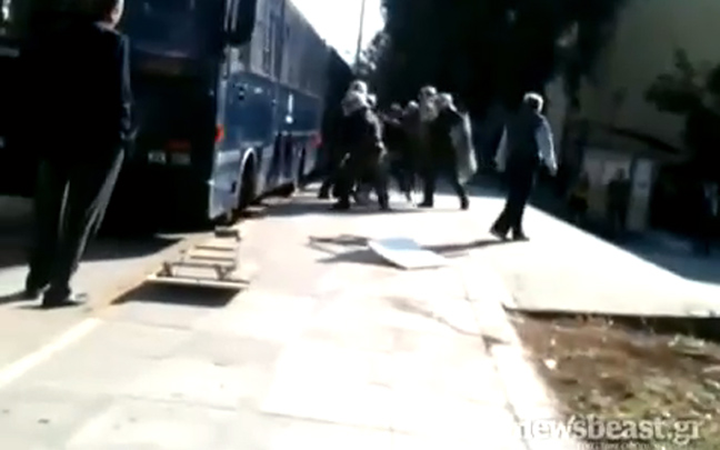 Επεισοδιακή σύλληψη στην Ευελπίδων
