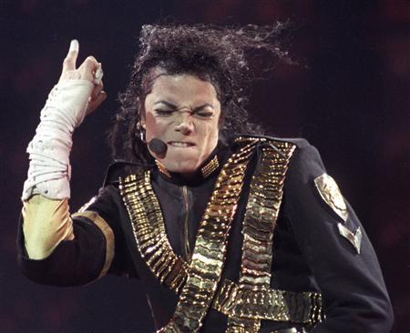 Άλλαξε χέρια τo γάντι του Michael Jackson