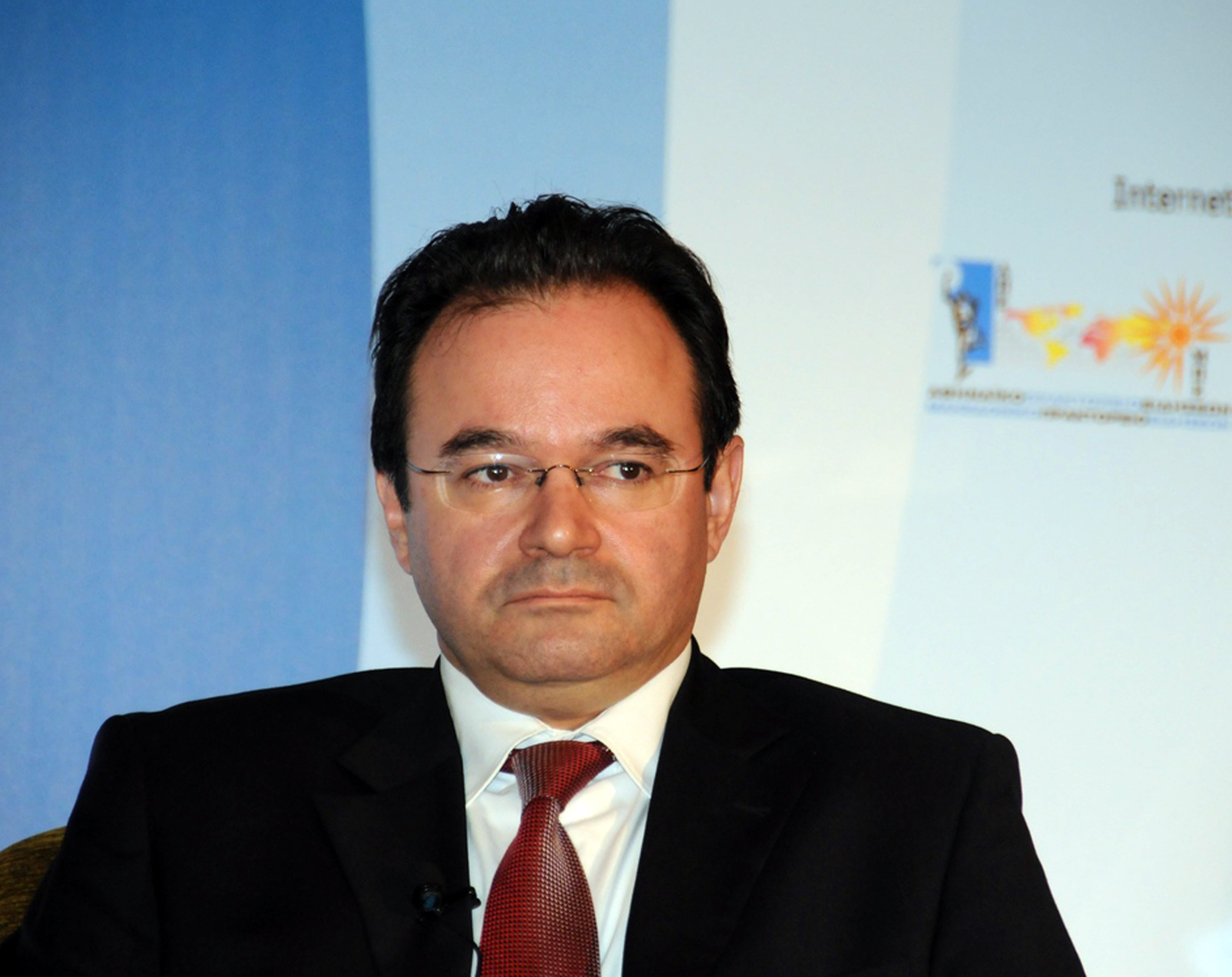 Χαράτσι του υπ. Οικονομικών στις επιχειρήσεις