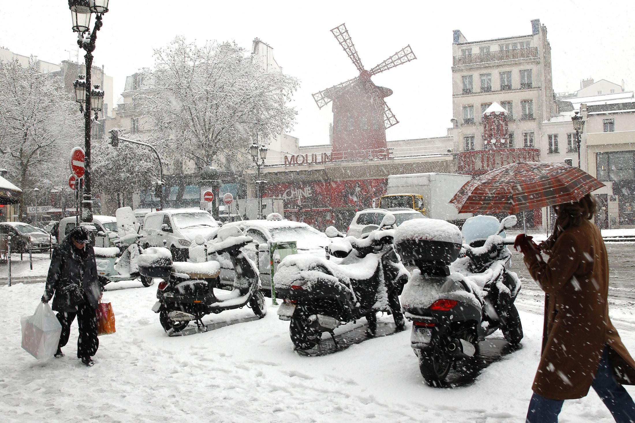 Στα 11 εκατοστά έφτασε το χιόνι στο Παρίσι!