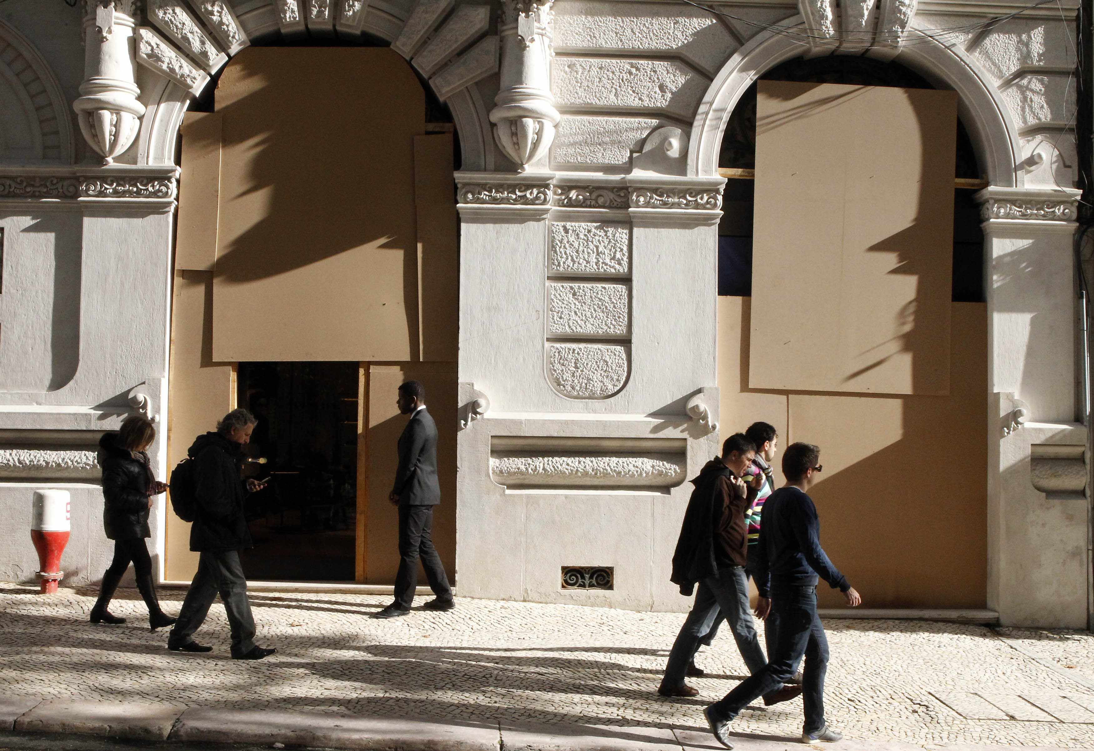 Κατά 100 εκατ. ευρώ μειώθηκε το έλλειμμα στην Πορτογαλία
