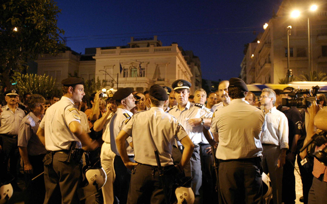 Διαμαρτυρία ένστολων κατά του Μνημονίου