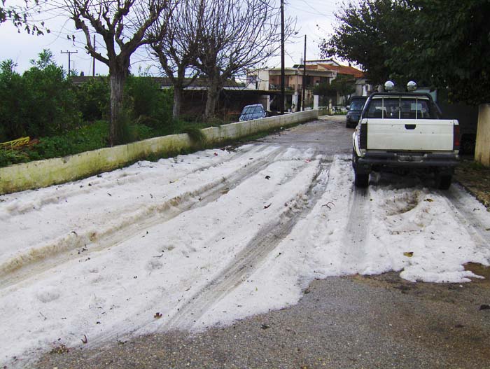 Χαλάζι και δυνατοί άνεμοι πλήττουν το λεκανοπέδιο των Ιωαννίνων