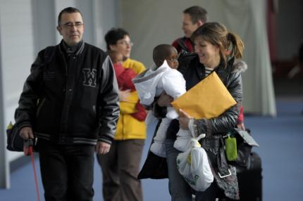 Έφθασαν στο Παρίσι 113 παιδιά από την Αϊτή