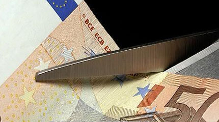 Μείωση 10% στις συντάξεις άνω των 1.300 ευρώ