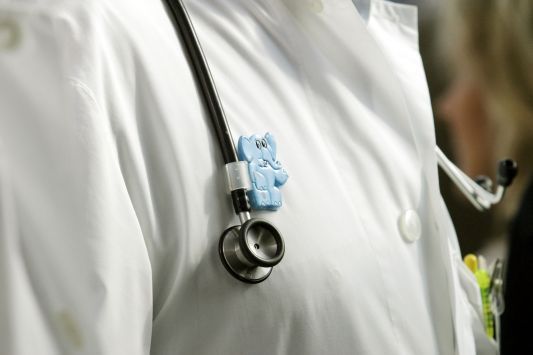 Γιατρός εξέδιδε παράνομες συνταγές σε ναρκομανείς