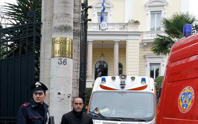 Την Παρασκευή έφτασε η βόμβα στην ελληνική πρεσβεία