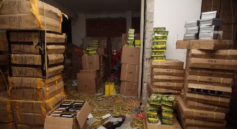 Χιλιάδες προϊόντα «μαϊμού» σε αποθήκες του κέντρου
