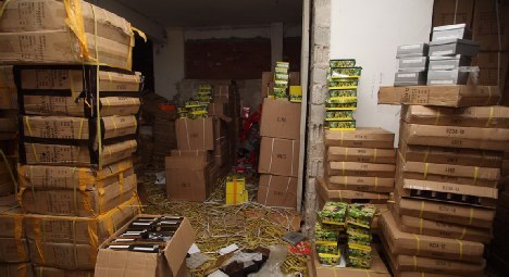 Χιλιάδες προϊόντα «μαϊμού» σε αποθήκες του κέντρου