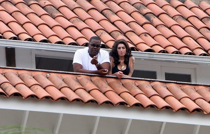 Έφτασε στο Ρίο η Amy Winehouse