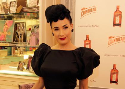 Η Dita Von Teese στη μικρή οθόνη