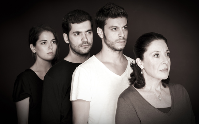 «Γηραιά ηθοποιός χάνει τον έλεγχο»