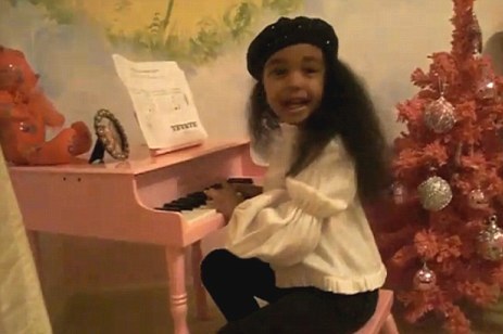 Η 4χρονη κόρη του P. Diddy  τραγουδάει