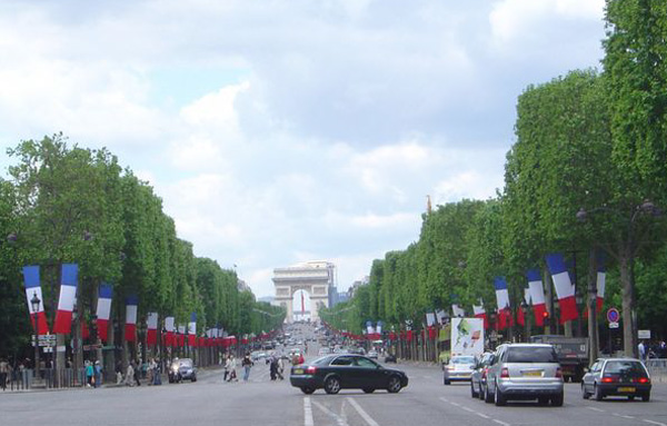 Το Παρίσι κάλεσε τους Γάλλους στις χώρες του Σαχέλ να επαγρυπνούν
