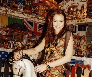 Η Leighton Meester ποζάρει για τον οίκο Missoni