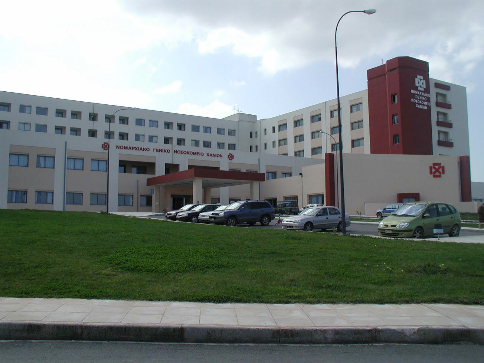 Ασθενής του νοσοκομείου Χανίων «βούτηξε» στο κενό