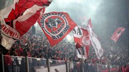 Στηρίζει ο κόσμος…