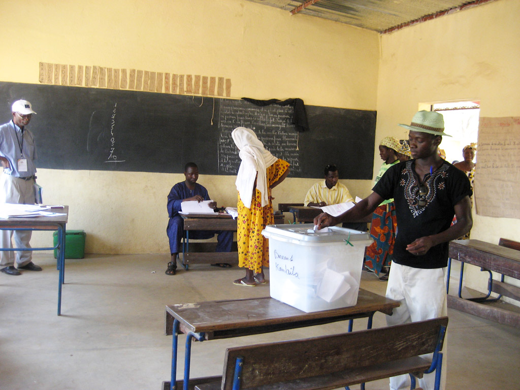 «Θορυβώδεις» οι εκλογές στη Νιγηρία