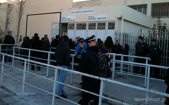 Ένταση και πάλι στον Κορυδαλλό στη δίκη των «Πυρήνων»