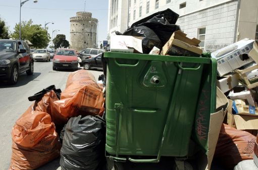 Ξεπερνούν τους 1.000 τόνους τα σκουπίδια στη Θεσσαλονίκη