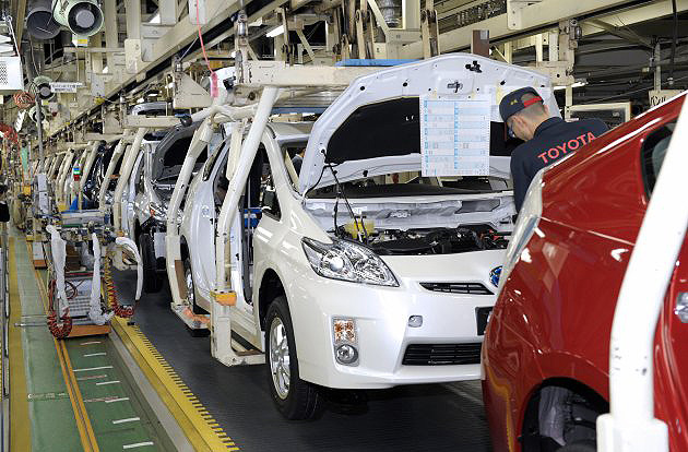 Αναθεωρεί τις προβλέψεις της η Toyota