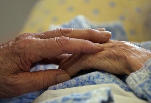 Έπεσε θύμα ληστείας από την οικιακή βοηθό της