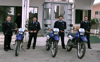 Οι αστυνομικοί της γειτονιάς εν δράσει…