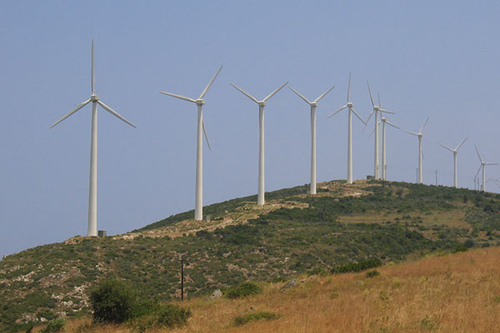 Πτώση στις εγκαταστάσεις ανεμογεννητριών