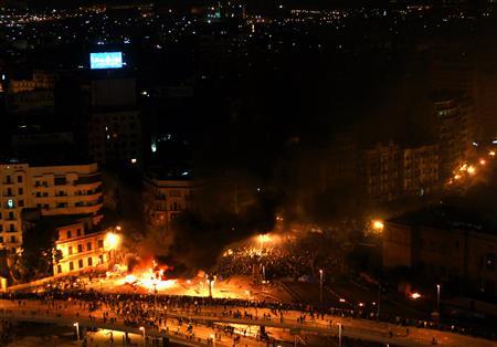 Μαίνονται οι σφοδρές συγκρούσεις στο Κάϊρο